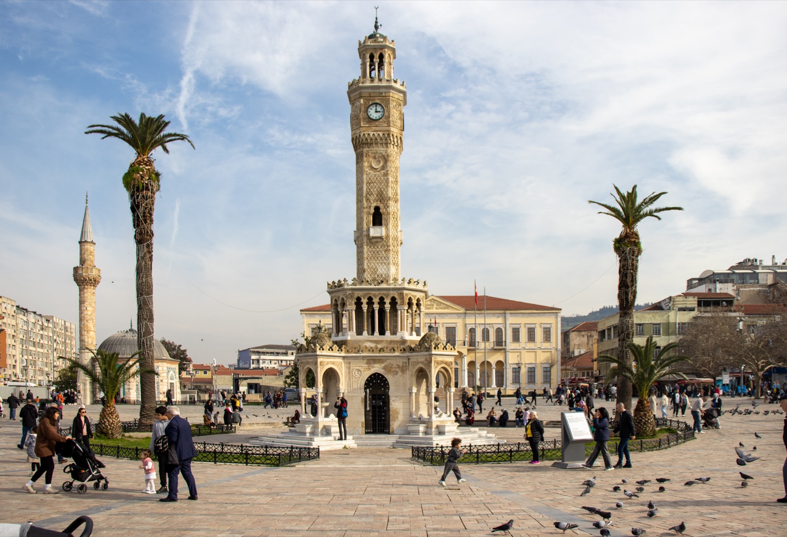 İzmir Saat Kulesi, Şubat 2026 — arşiv fotoğrafı; sergi alanını göstermez